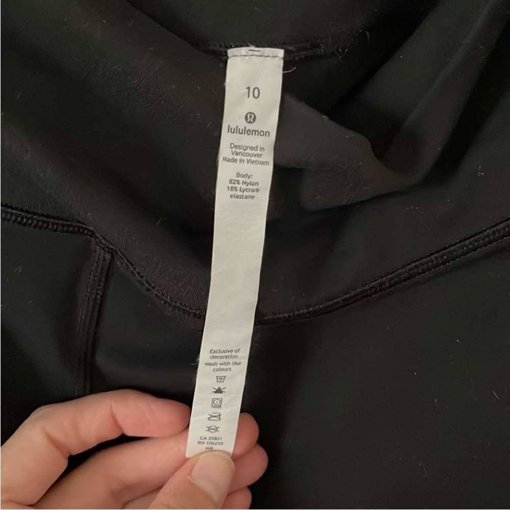 Lululemon Athletica Black Wunder Under Cropped Leggings - Picture 4 of 6